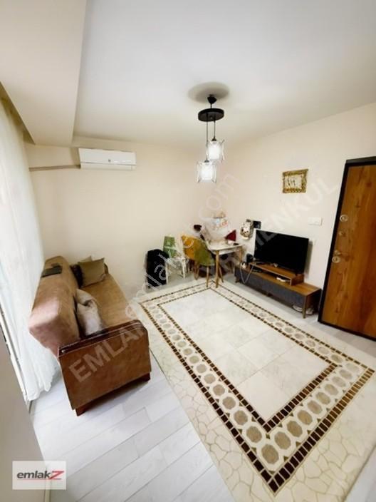 Emlak Z' Den ⫸ Ｆｉｒｓａt⫸ Aydınlıkevler'de 1+1 Satılık Daire — fotoğraf 8