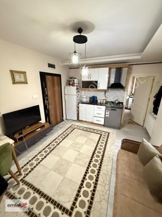Emlak Z' Den ⫸ Ｆｉｒｓａt⫸ Aydınlıkevler'de 1+1 Satılık Daire — fotoğraf 10