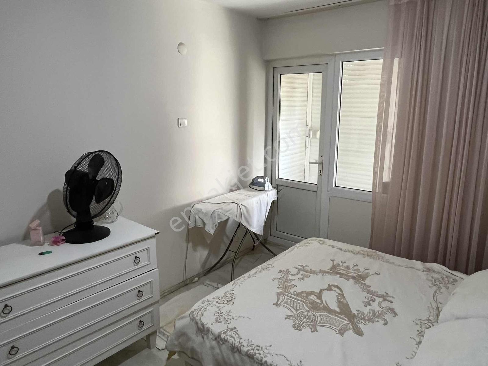 Bostanlı Merkezde Migros Yakını Satılık 2+1 Daire — fotoğraf 9
