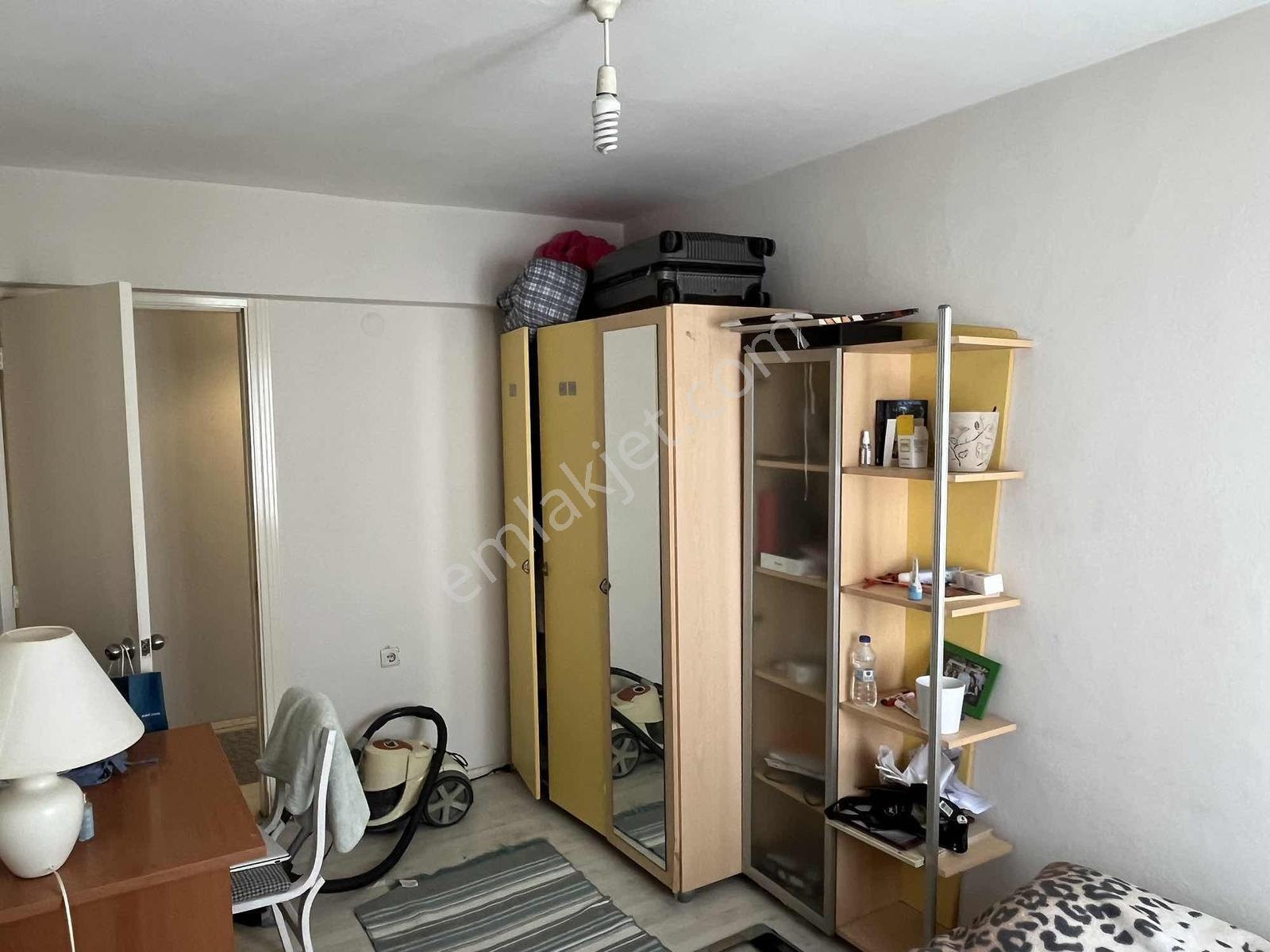 Bostanlı Merkezde Migros Yakını Satılık 2+1 Daire — fotoğraf 15