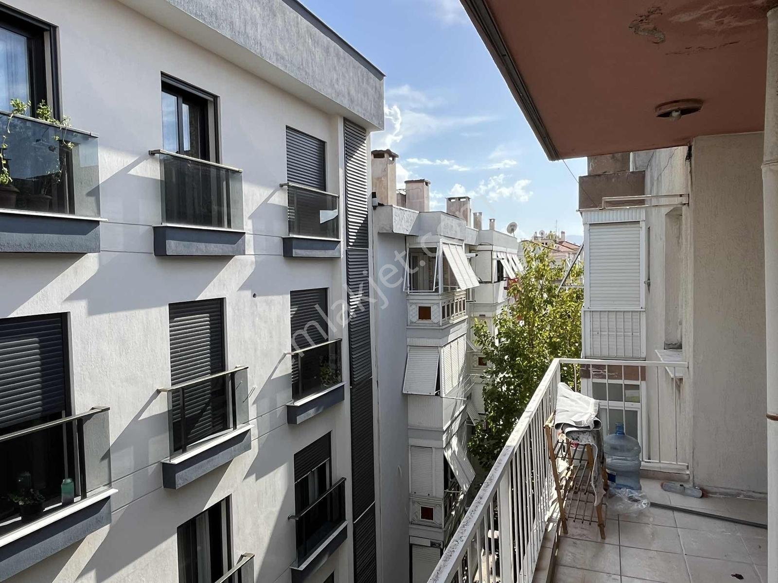 Bostanlı Merkezde Migros Yakını Satılık 2+1 Daire — fotoğraf 17