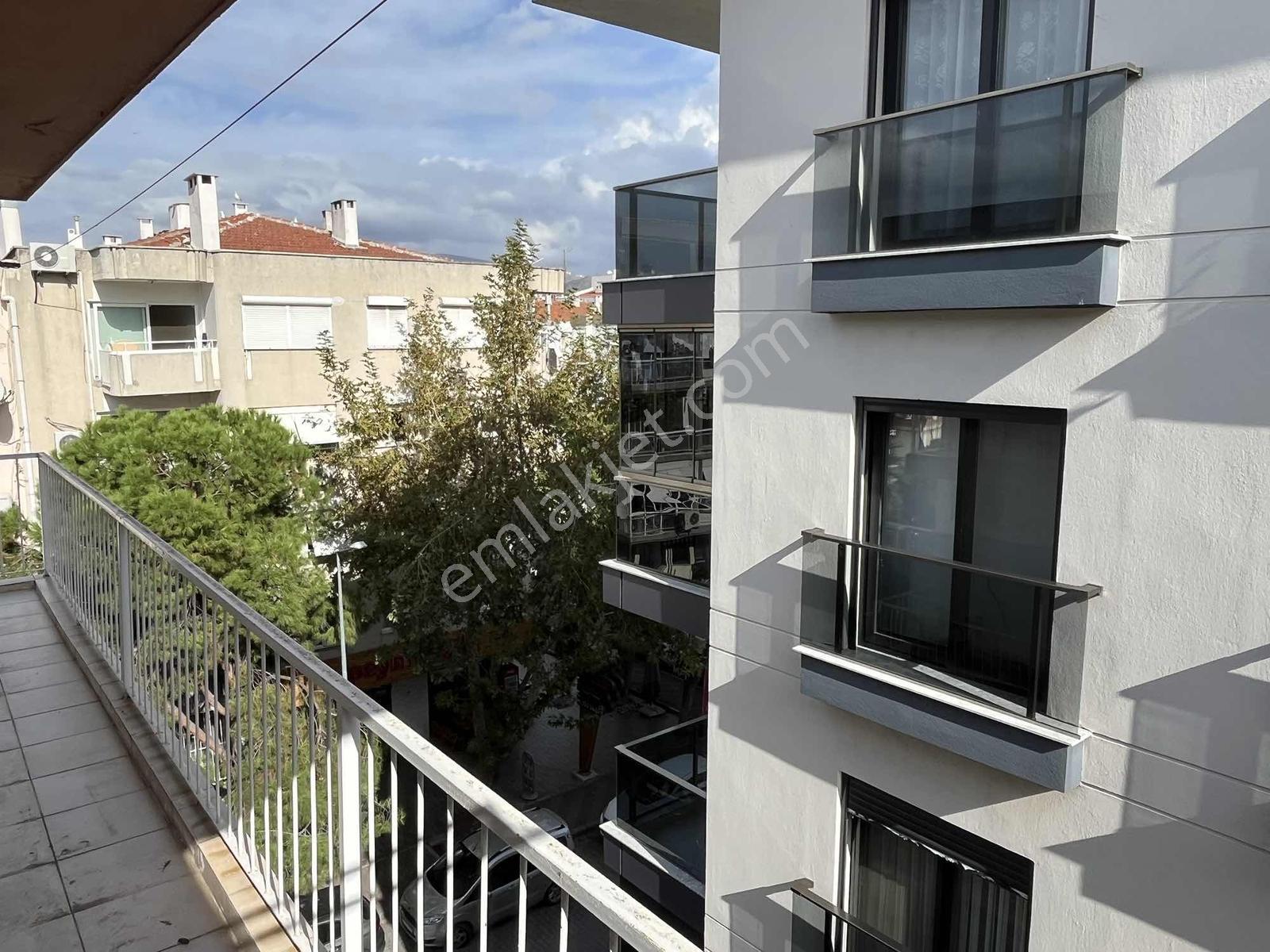 Bostanlı Merkezde Migros Yakını Satılık 2+1 Daire — fotoğraf 18
