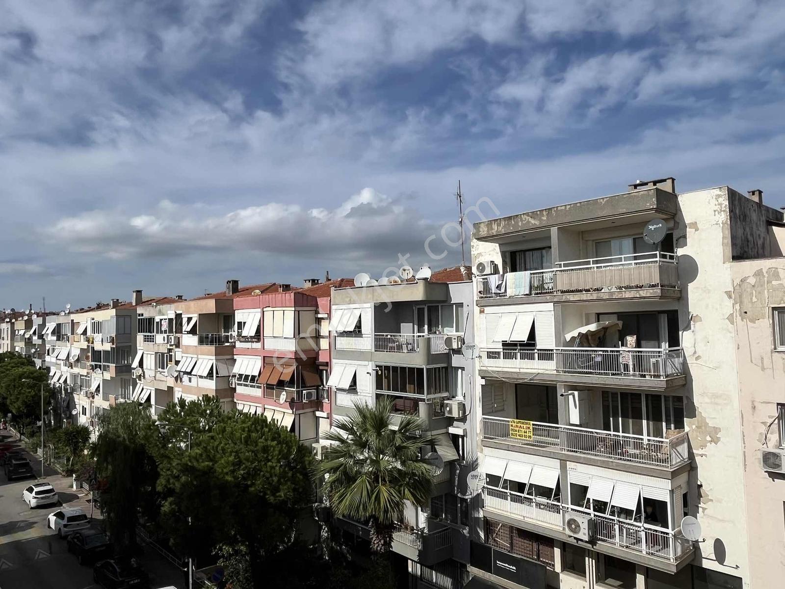 Bostanlı Merkezde Migros Yakını Satılık 2+1 Daire — fotoğraf 25