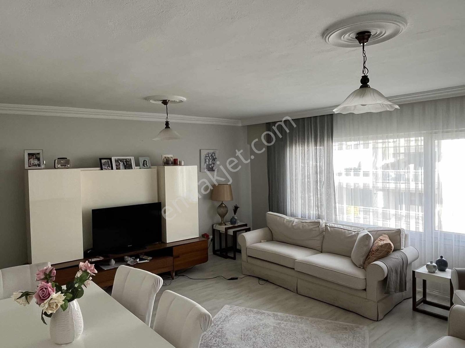 Bostanlı Merkezde Migros Yakını Satılık 2+1 Daire — fotoğraf 27