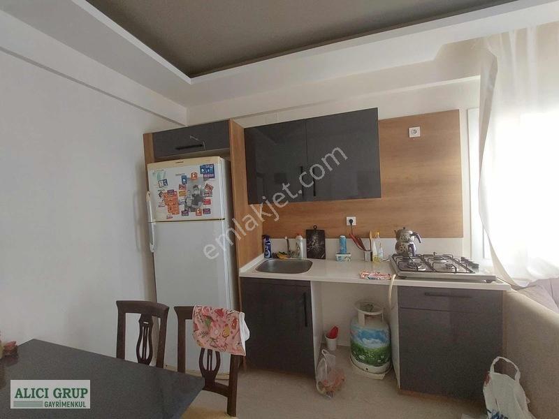 #stad Yakını Anayola Yakın Eşyalı Az Katlı Binada 1+1 Daire — fotoğraf 2