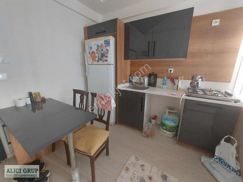 #stad Yakını Anayola Yakın Eşyalı Az Katlı Binada 1+1 Daire — fotoğraf 8