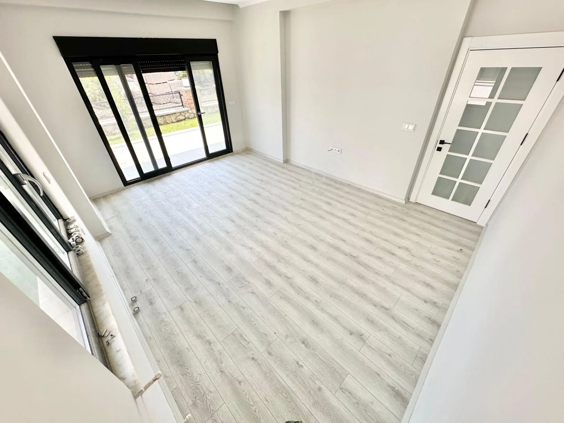 ꧁ Ay Emlaktan꧂küçükkuyu'da Lüks Sitede Denize 250 Mt Bahçe Kullanımlı Satılık 2+1 Daire — fotoğraf 12