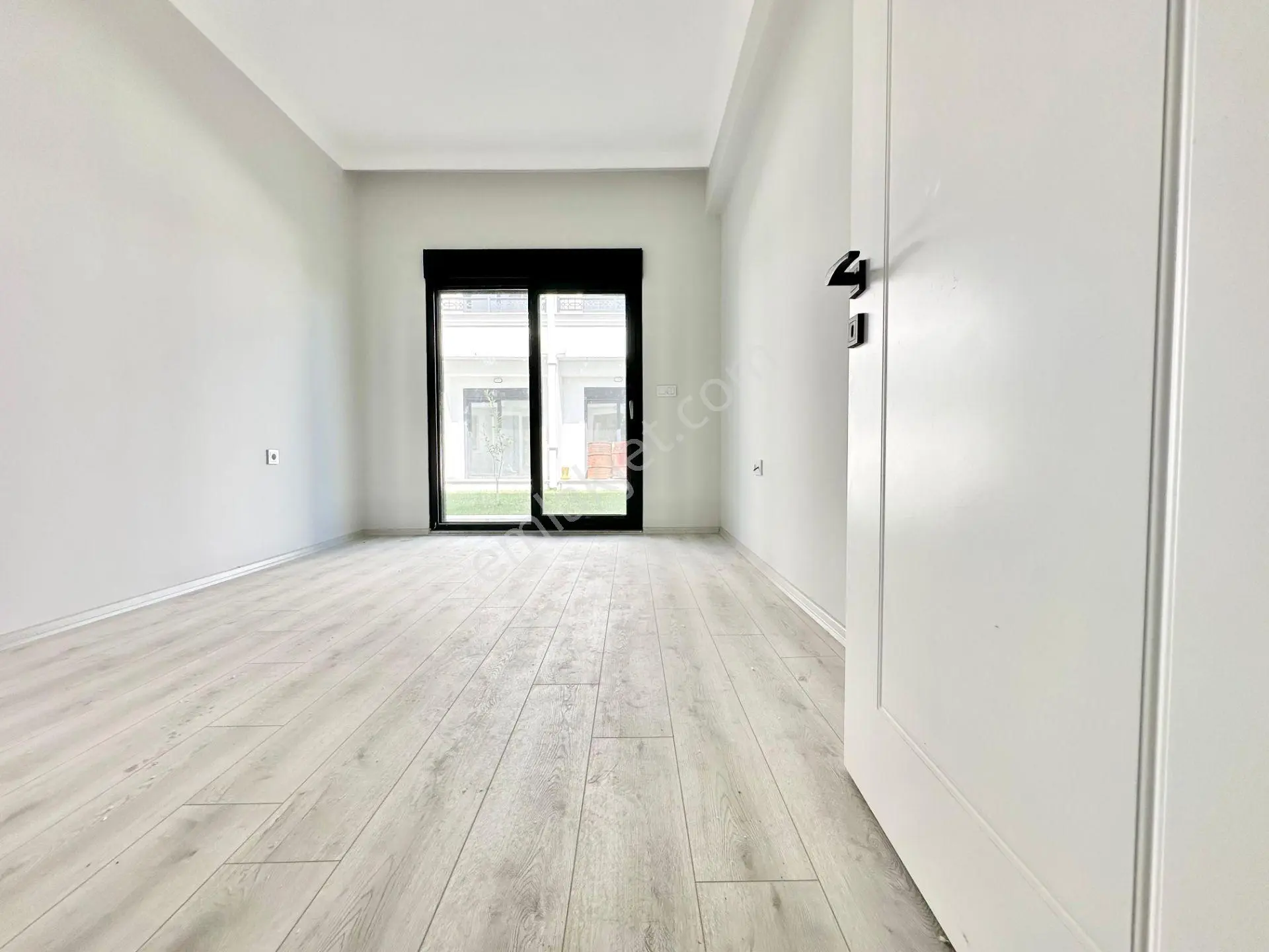 ꧁ Ay Emlaktan꧂küçükkuyu'da Lüks Sitede Denize 250 Mt Bahçe Kullanımlı Satılık 2+1 Daire — fotoğraf 18