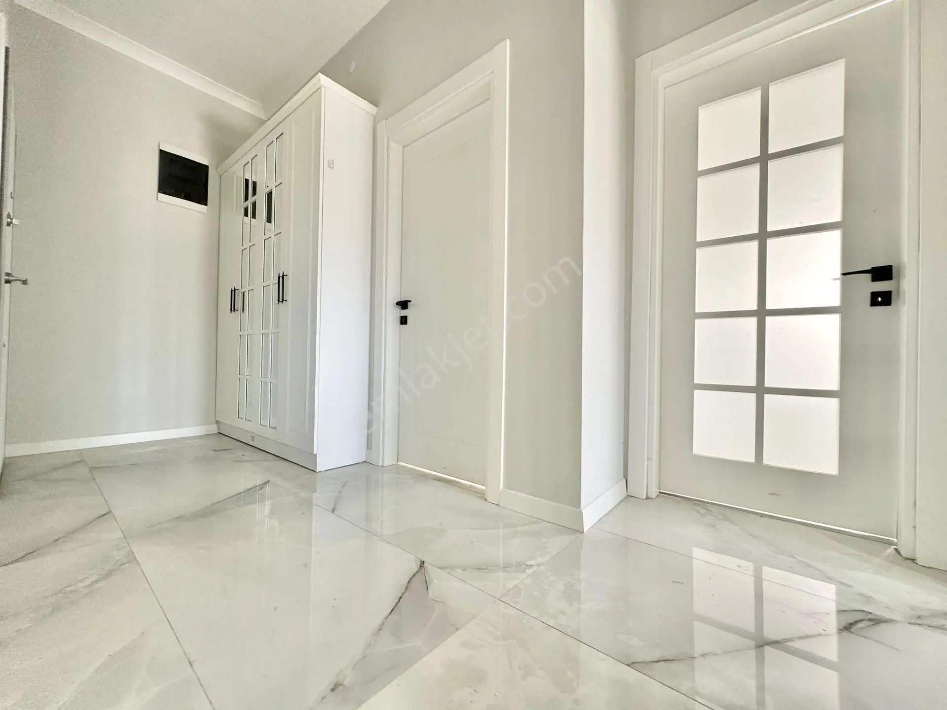 ꧁ Ay Emlaktan꧂küçükkuyu'da Lüks Sitede Denize 250 Mt Bahçe Kullanımlı Satılık 2+1 Daire — fotoğraf 26