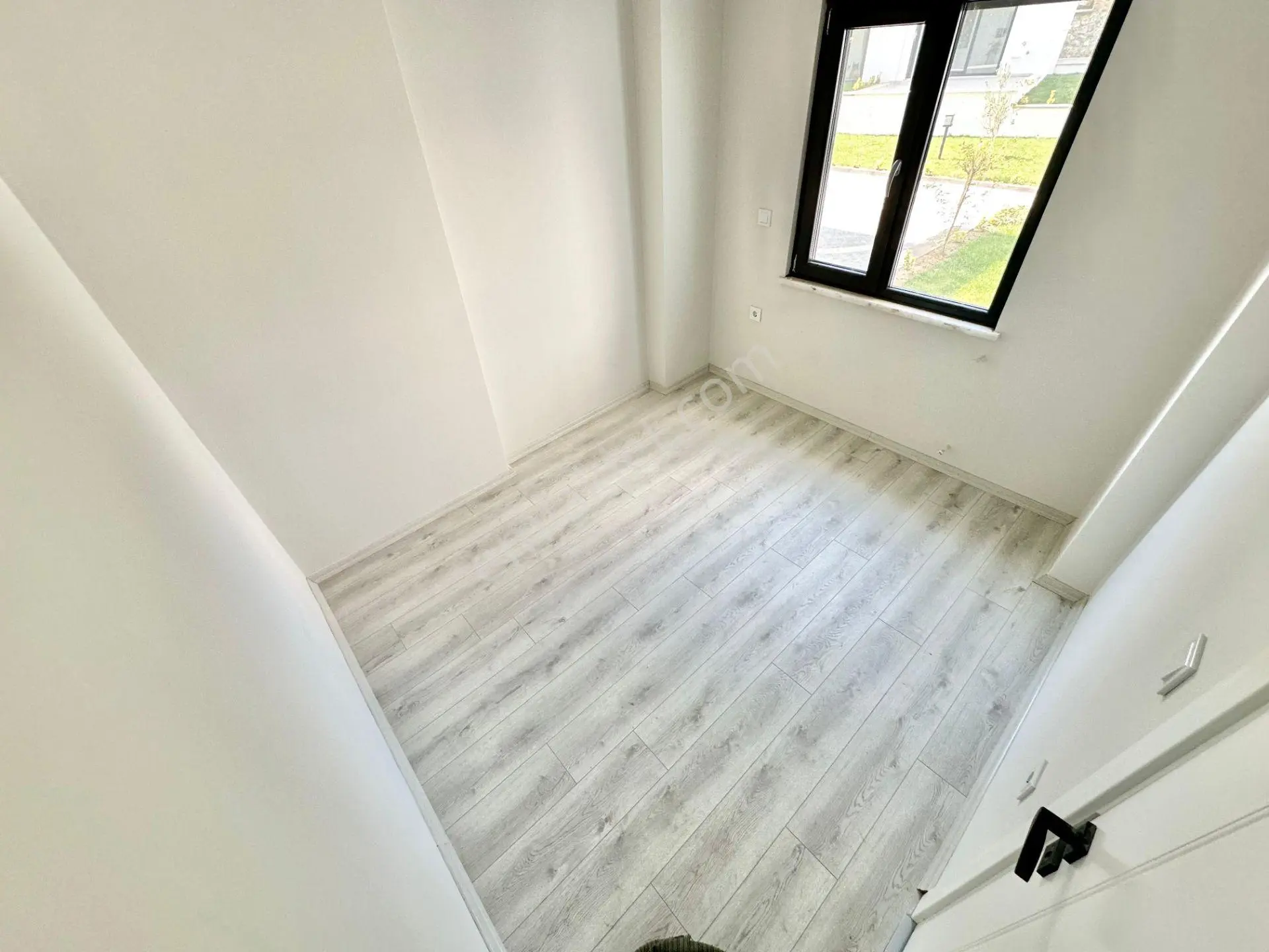 ꧁ Ay Emlaktan꧂küçükkuyu'da Lüks Sitede Denize 250 Mt Bahçe Kullanımlı Satılık 2+1 Daire — fotoğraf 28