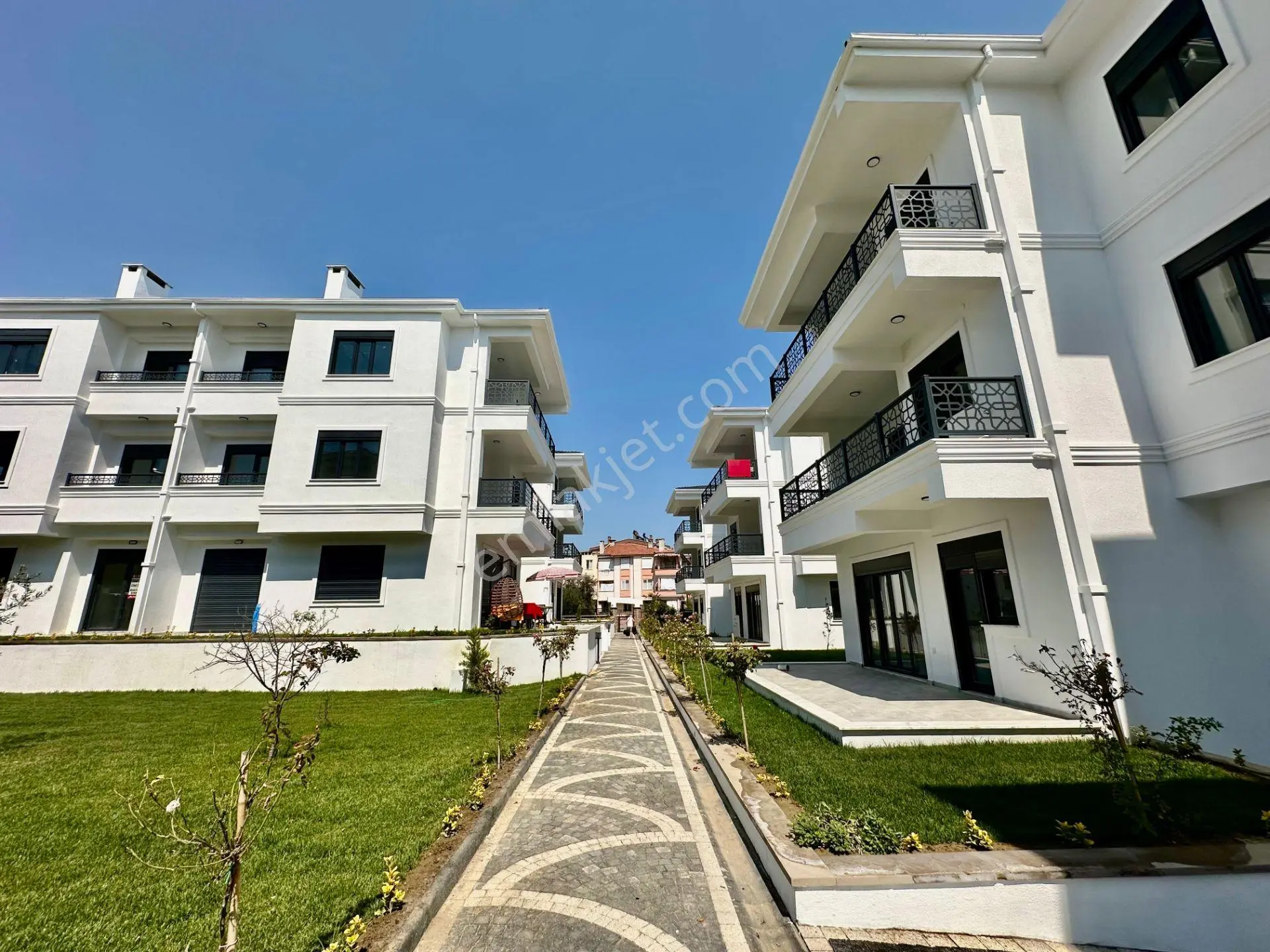 ꧁ Ay Emlaktan꧂küçükkuyu'da Lüks Sitede Denize 250 Mt Bahçe Kullanımlı Satılık 2+1 Daire — fotoğraf 33