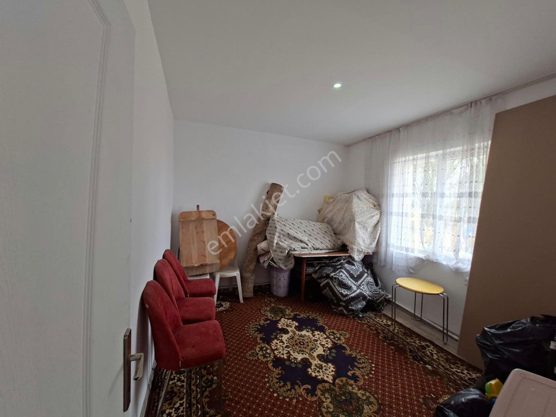 Harika Yatırımlık Geleceği Olan 50 Baş Mandıraya Uygun Elektrikli Kombi Isıtmalı Güzel Yer — fotoğraf 3