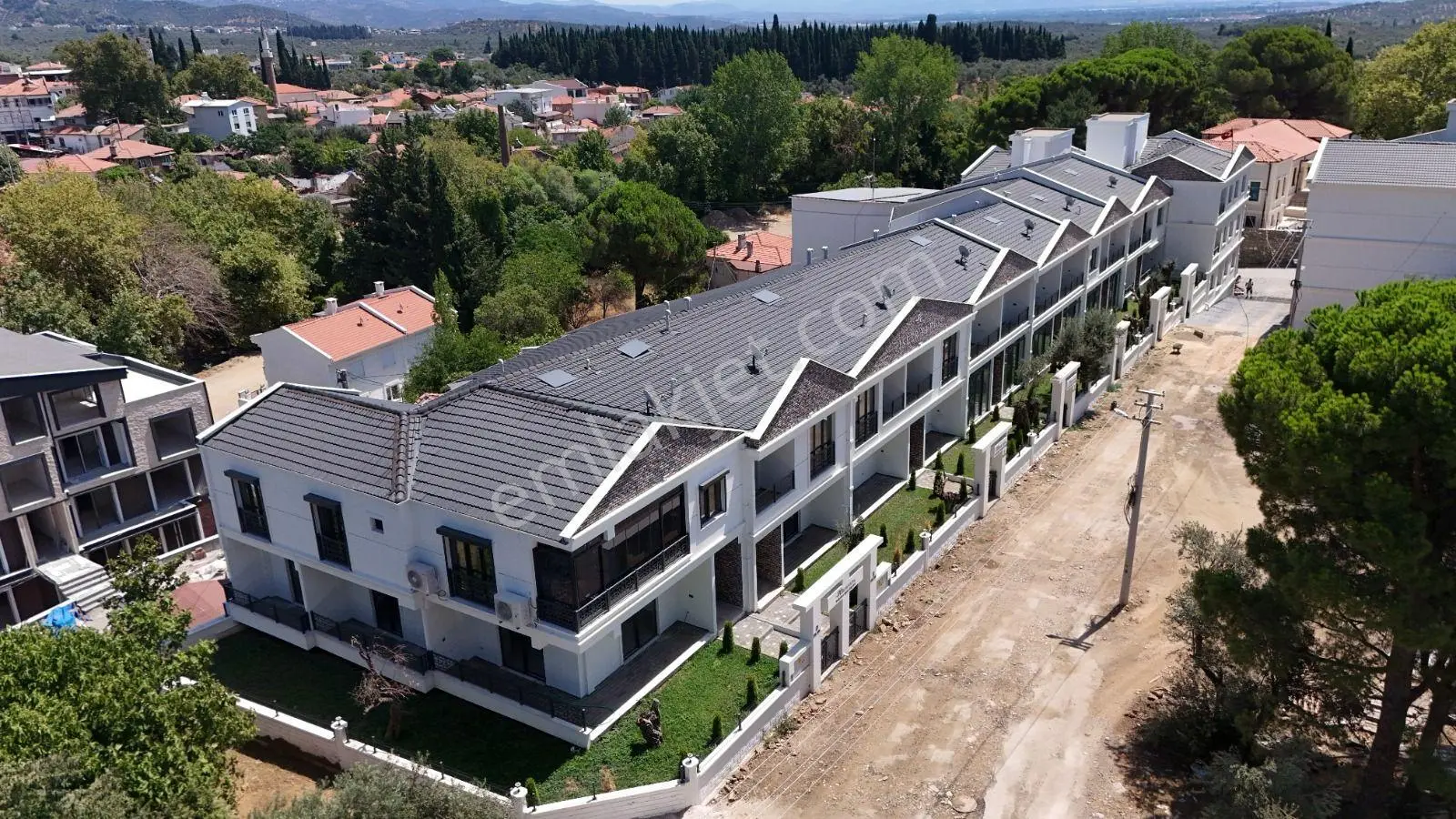 ꧁ay Emlaktan꧂oksijen Deposu Gürede Bahçe Kullanımlı Müstakil Tadında Satılık 2+1 Muhteşem Daire — fotoğraf 2