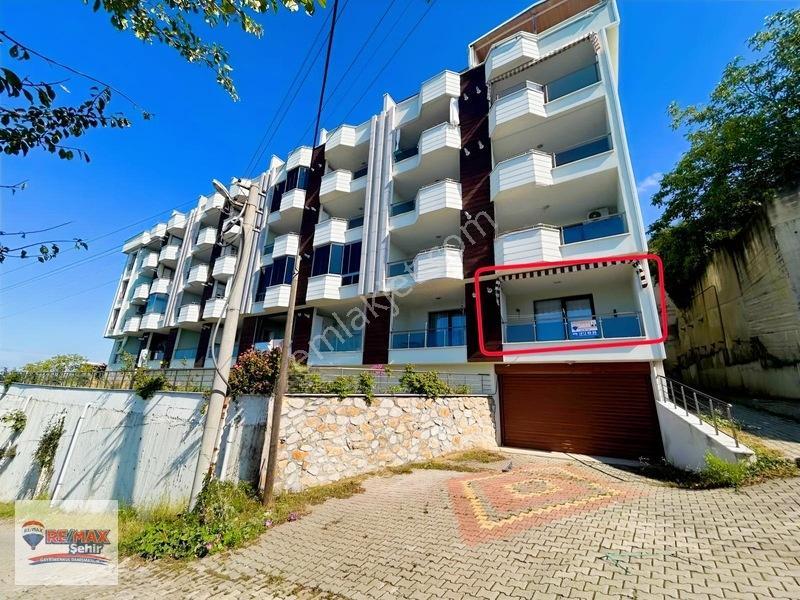 Re/Max Şehir'Den Esenköy'De Deniz Manzaralı Satılık Daire