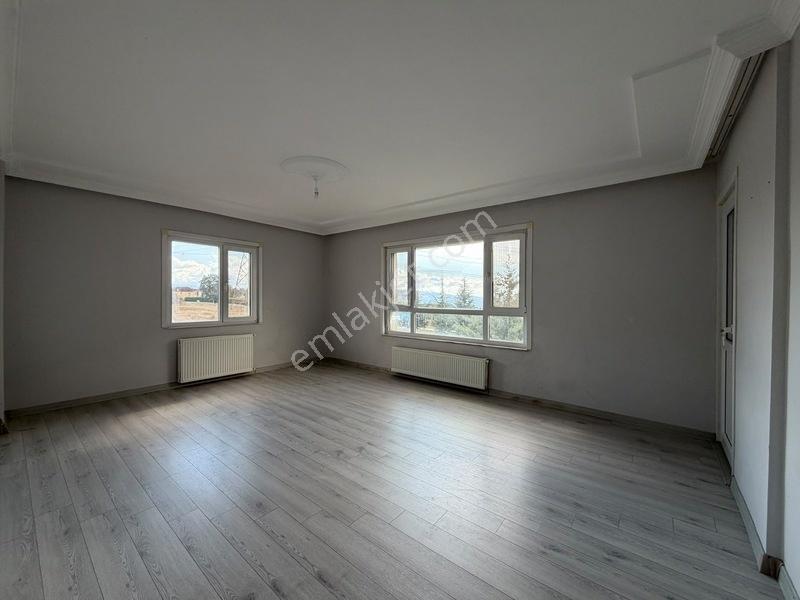 Kocaeli İlimtepe Huzur Sitesinde 3+1 145m2 Satılık Daire — fotoğraf 2