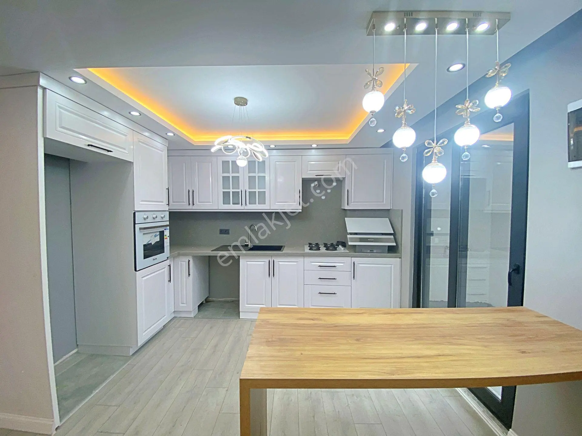 Edremitte Yetki Gültaş Emlaktan Satılık 5+1 Lüx Villa Satışta — fotoğraf 7