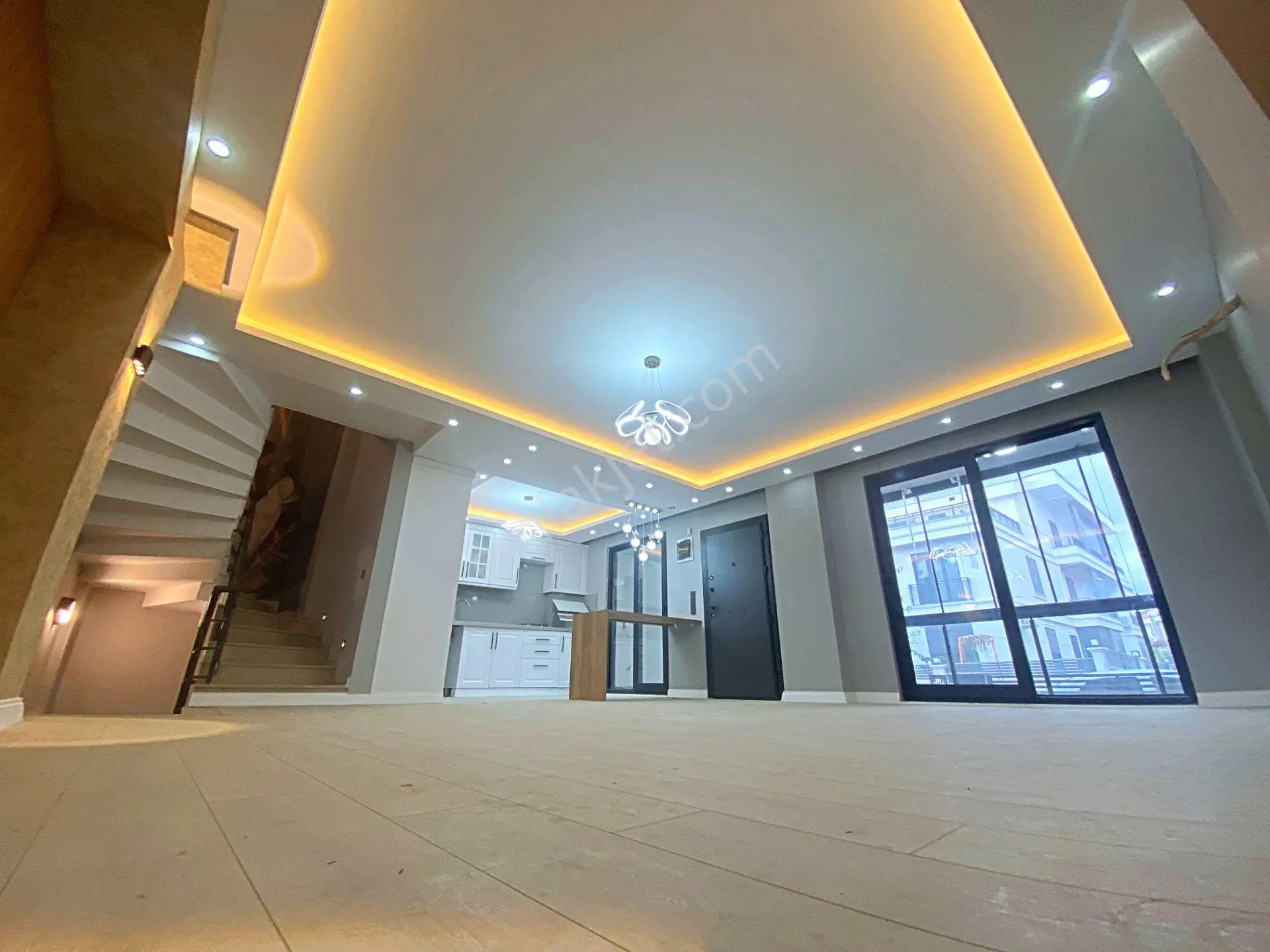 Edremitte Yetki Gültaş Emlaktan Satılık 5+1 Lüx Villa Satışta — fotoğraf 9
