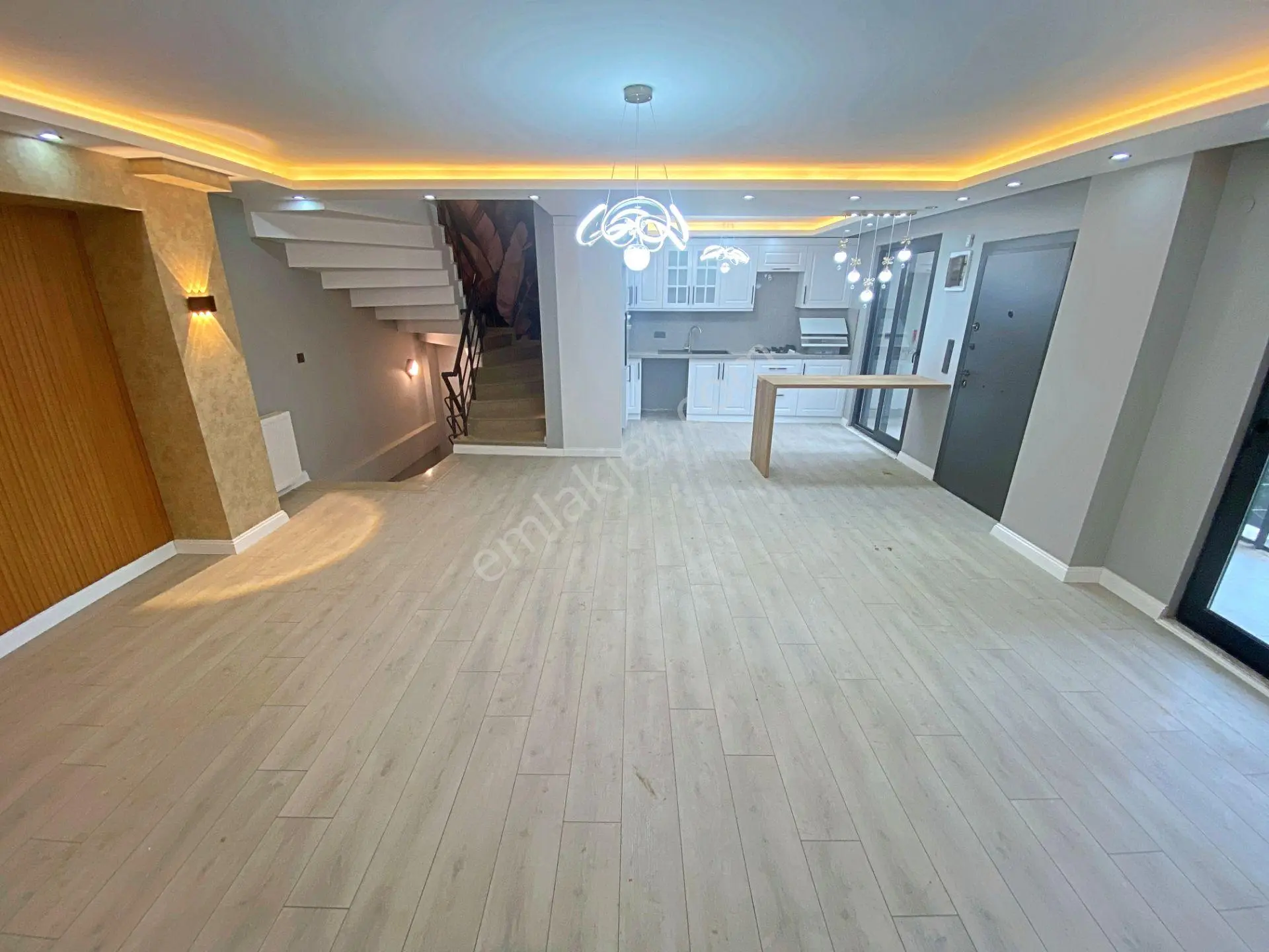 Edremitte Yetki Gültaş Emlaktan Satılık 5+1 Lüx Villa Satışta — fotoğraf 11
