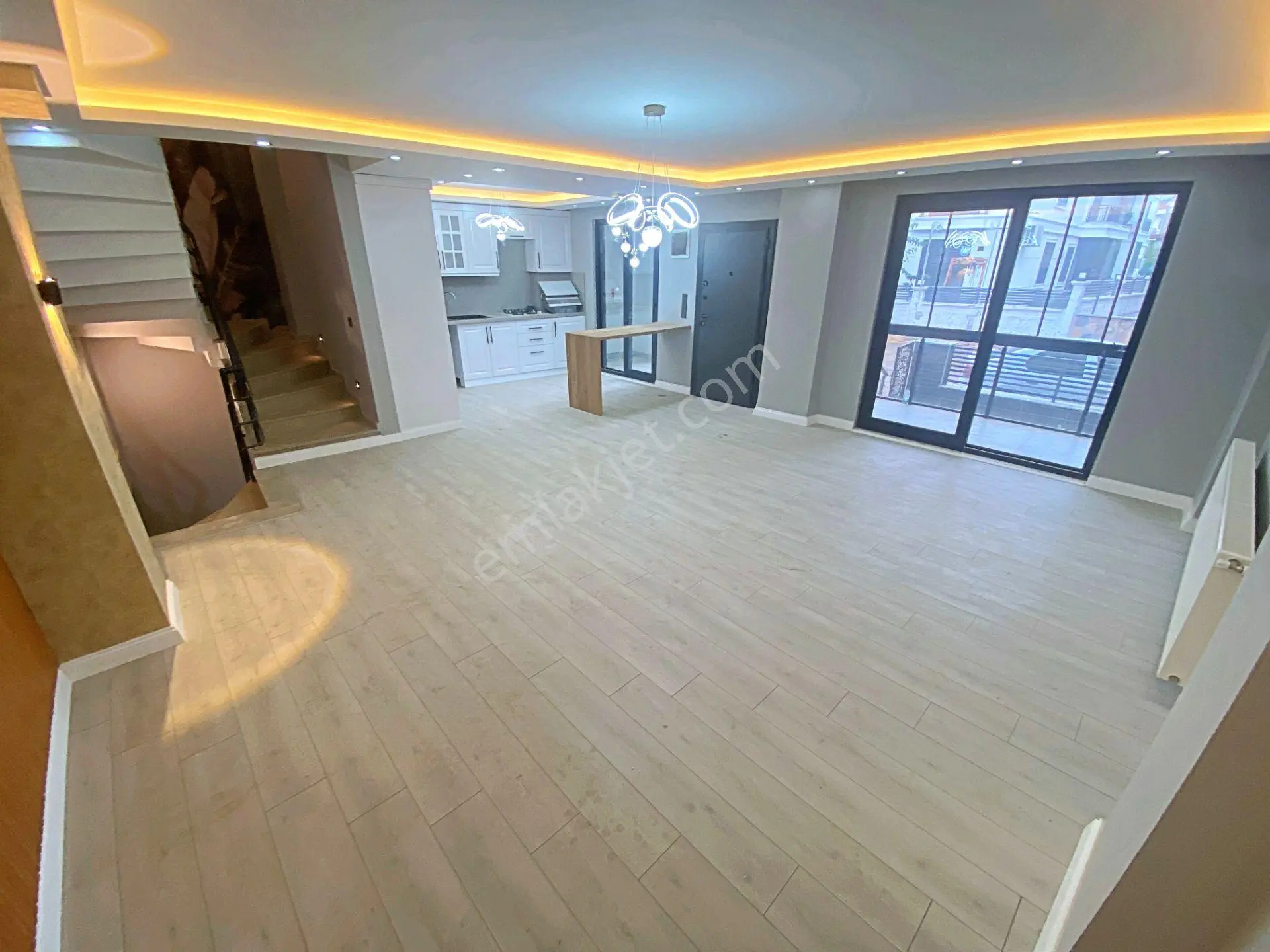 Edremitte Yetki Gültaş Emlaktan Satılık 5+1 Lüx Villa Satışta — fotoğraf 13