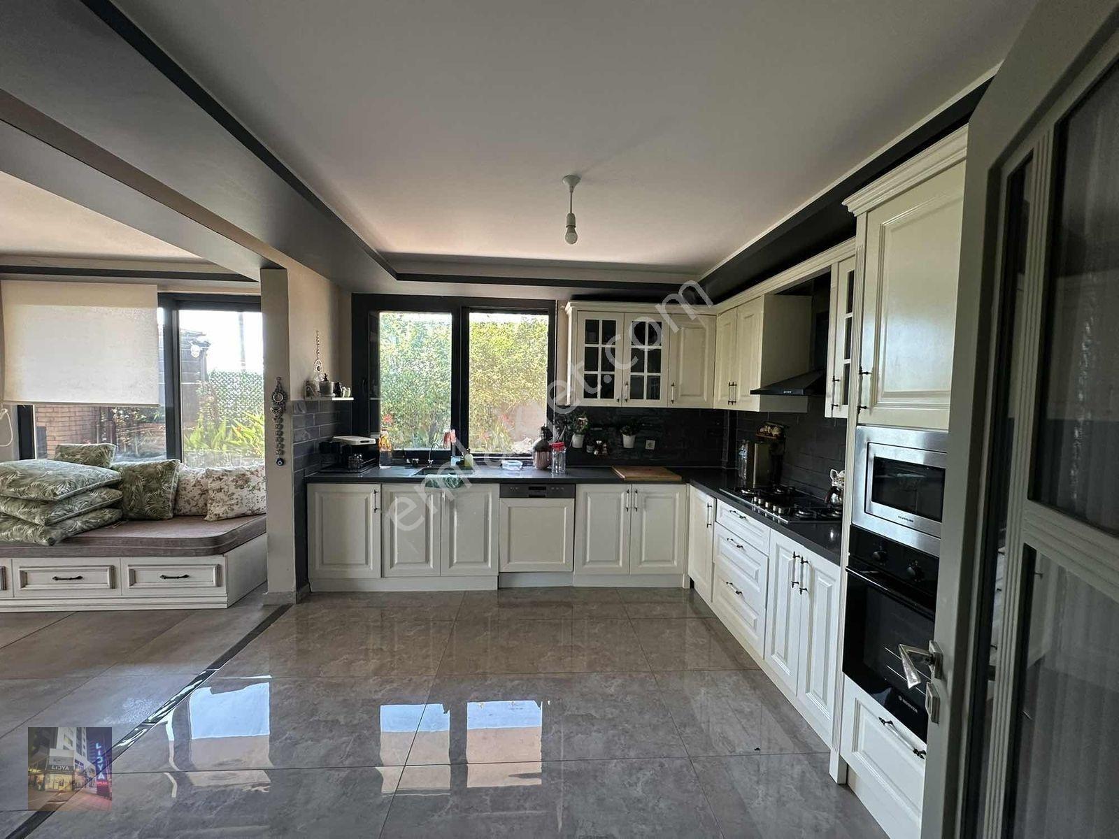 Erdemli Sıraç 980 M2 Arsaya Sahip Satılık Dubleks Villa — fotoğraf 2