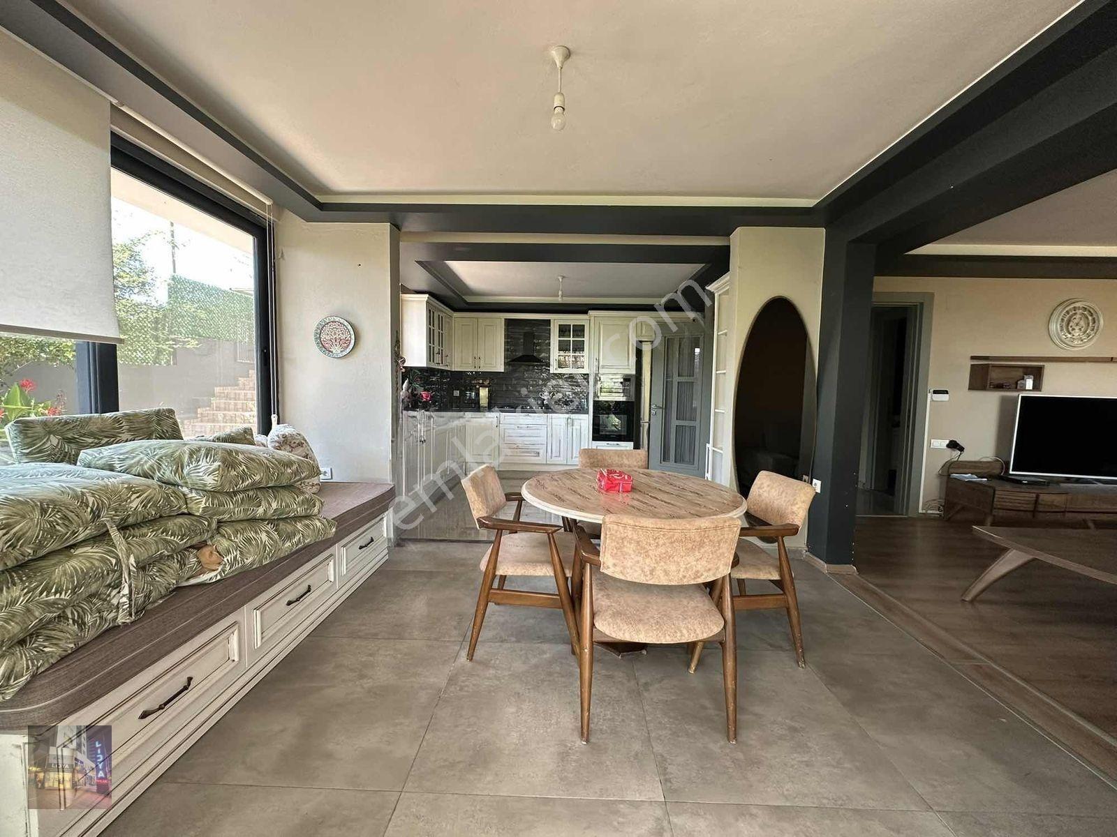 Erdemli Sıraç 980 M2 Arsaya Sahip Satılık Dubleks Villa — fotoğraf 8