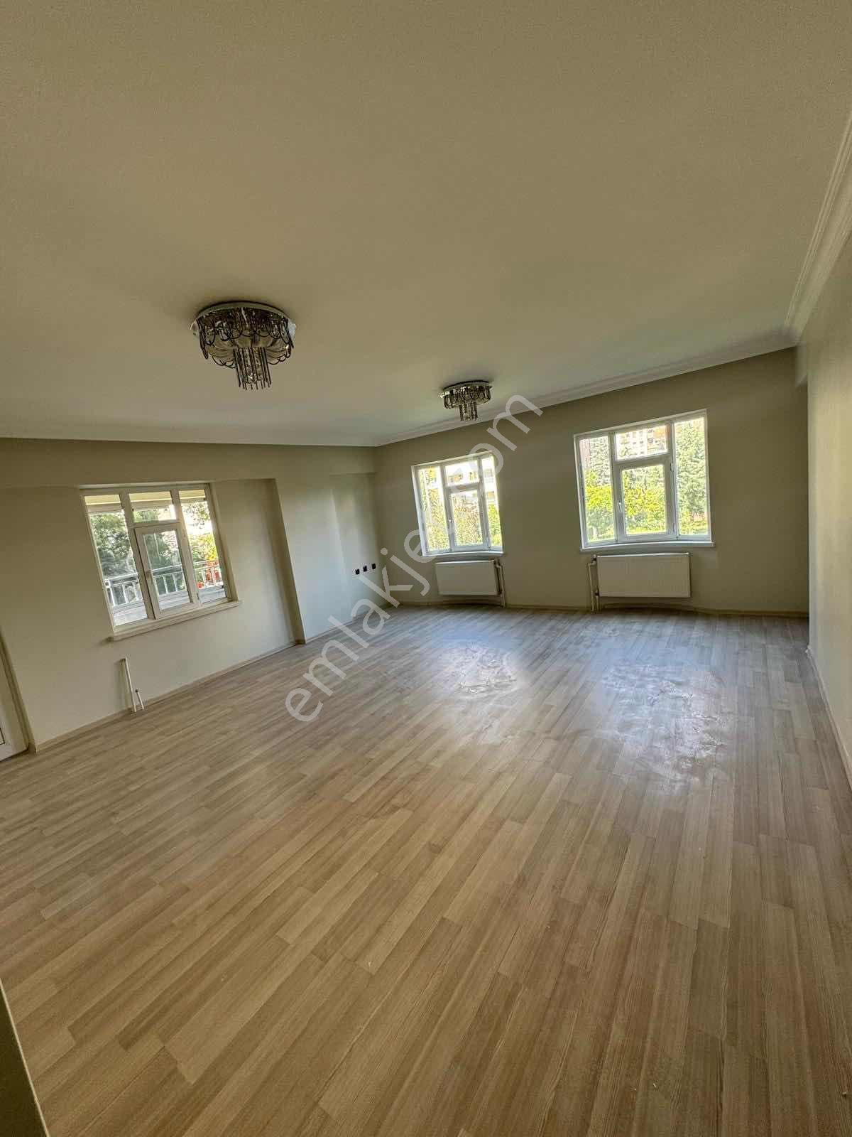 Batı Hastanesi Civarında Satılık 3+1 Daire
