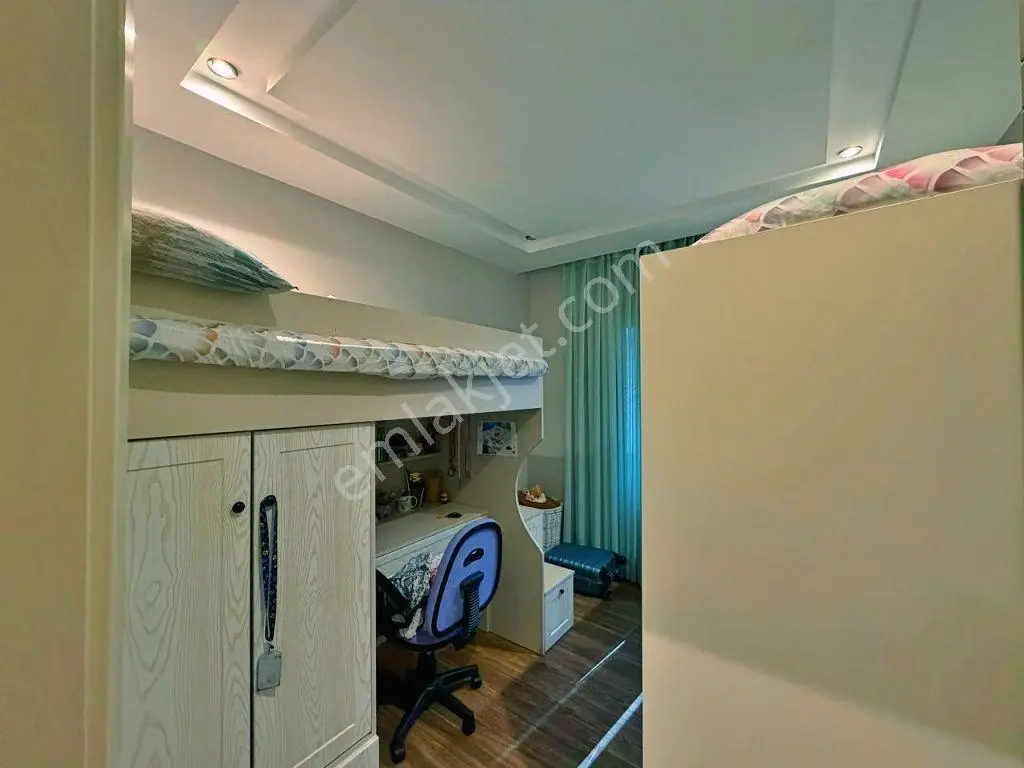 Uytundan Örende Havuzlu Ultralüks Sitede Arakat Satılık 2+1 — fotoğraf 12