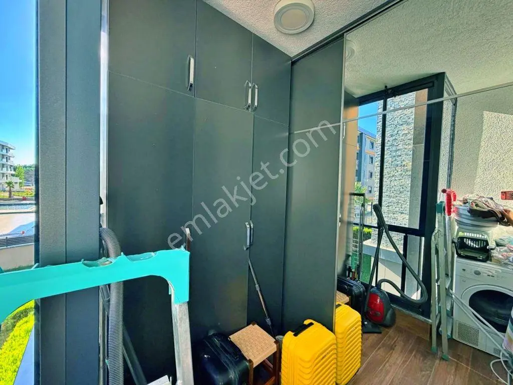 Uytundan Örende Havuzlu Ultralüks Sitede Arakat Satılık 2+1 — fotoğraf 16