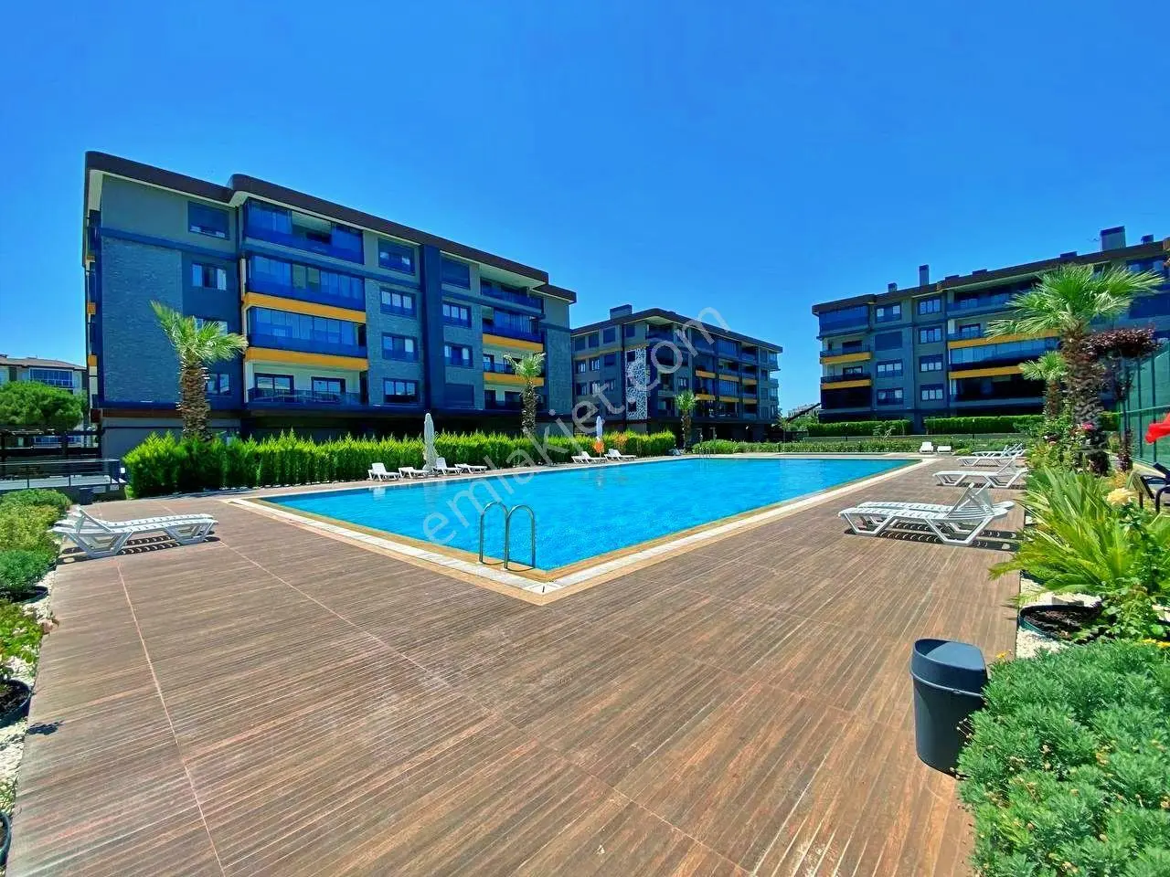 Uytundan Örende Havuzlu Ultralüks Sitede Arakat Satılık 2+1 — fotoğraf 21
