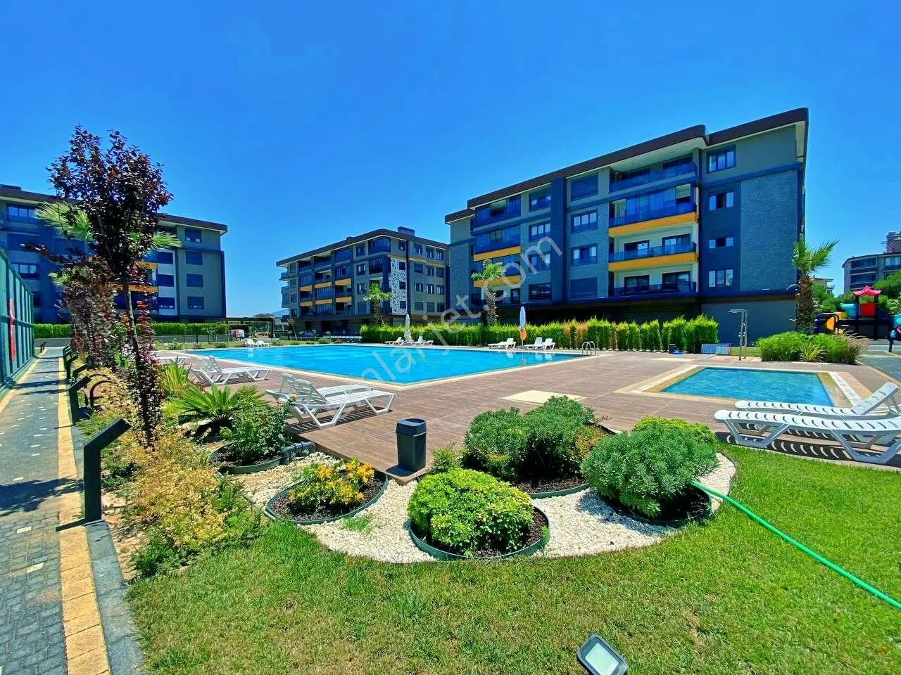 Uytundan Örende Havuzlu Ultralüks Sitede Arakat Satılık 2+1 — fotoğraf 26