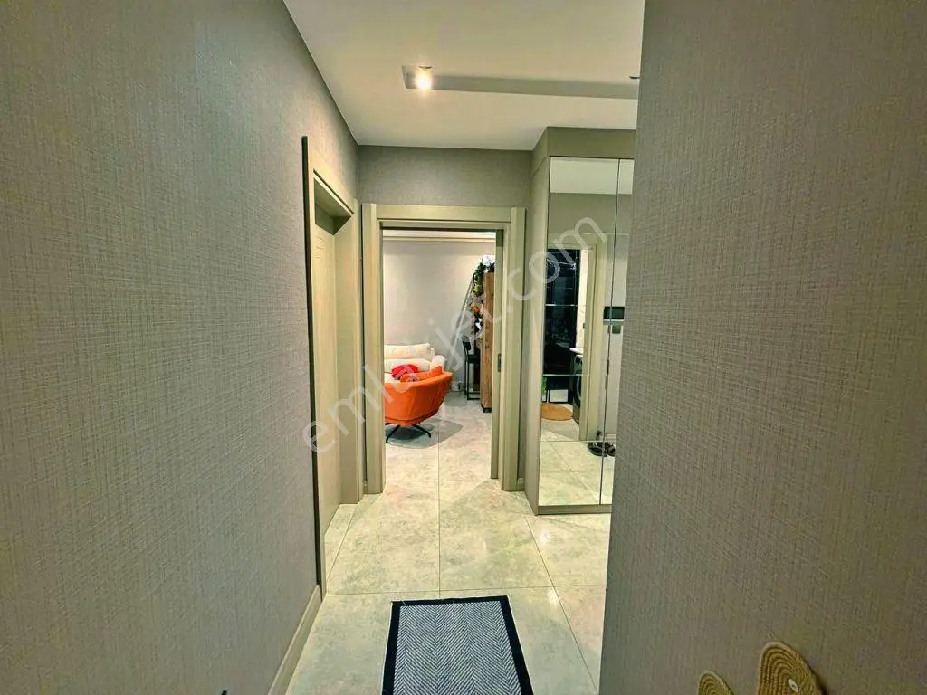 Uytundan Örende Havuzlu Ultralüks Sitede Arakat Satılık 2+1 — fotoğraf 27