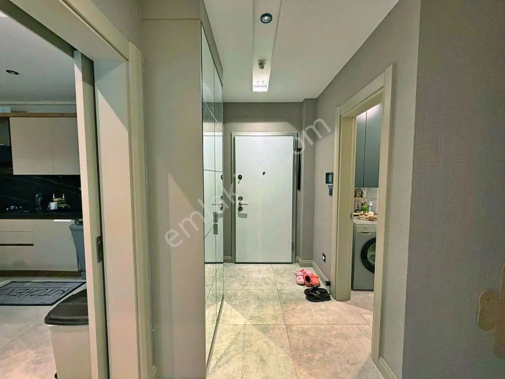 Uytundan Örende Havuzlu Ultralüks Sitede Arakat Satılık 2+1 — fotoğraf 33