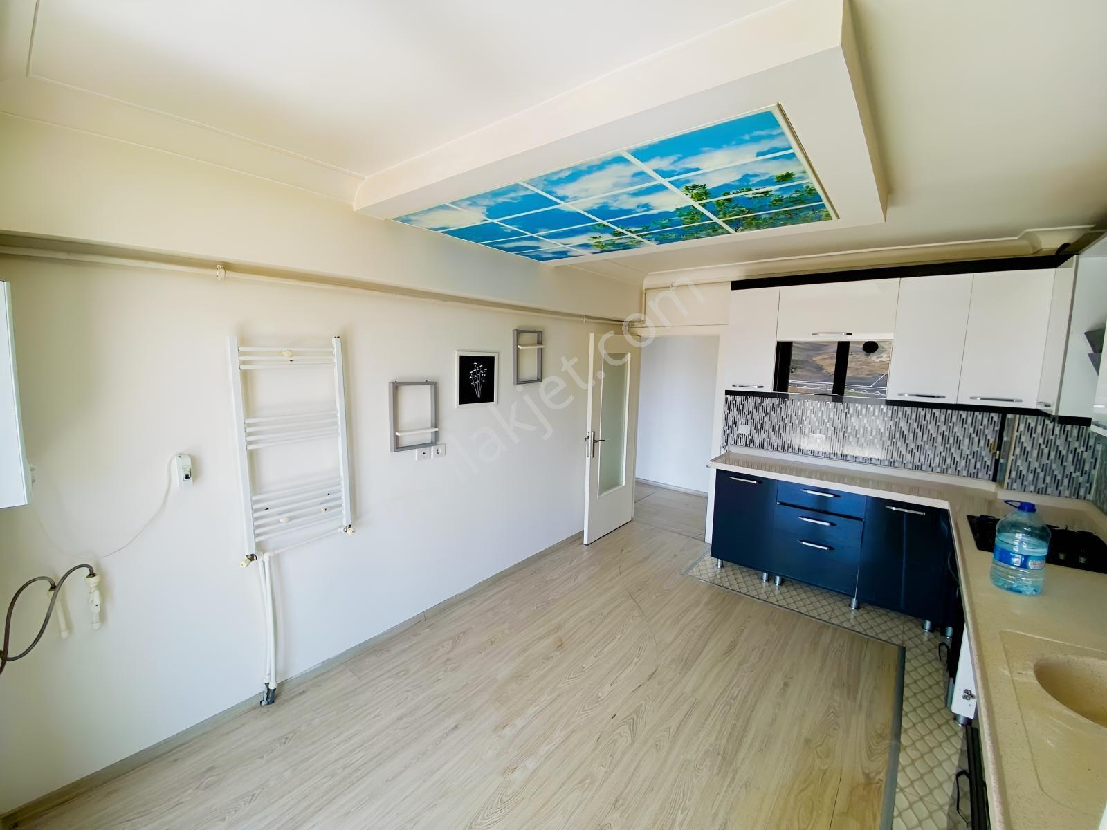 Saraycık Mah. 4+1 Tower Sitesinde E.banyo Giysi Odalı Daire — fotoğraf 3