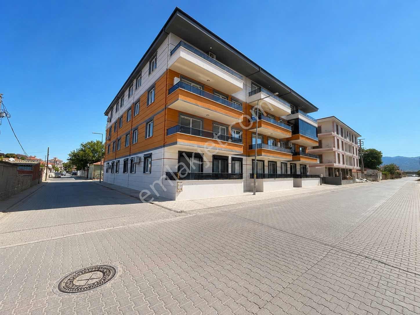 Dağlı !gayrimenkul'den 3+1 Ara- Kat Çift'banyo Cadde'üzeri ! — fotoğraf 3