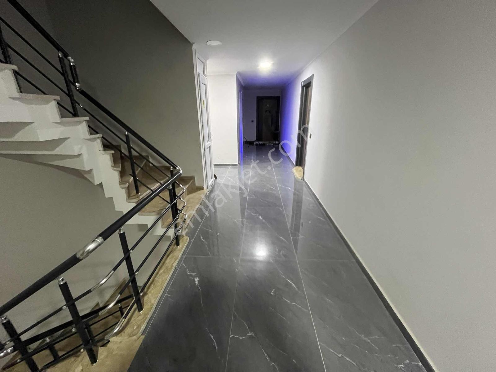 Dağlı !gayrimenkul'den 3+1 Ara- Kat Çift'banyo Cadde'üzeri ! — fotoğraf 21