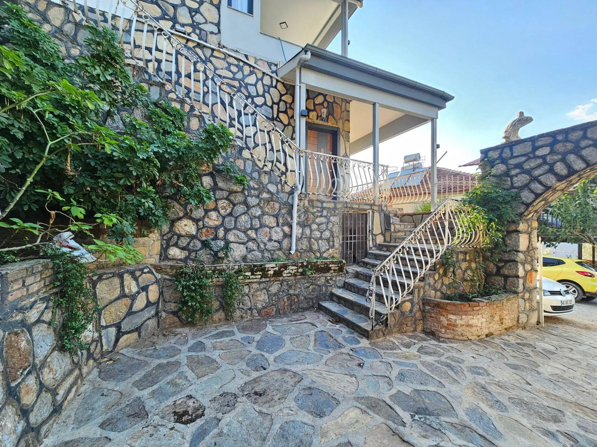 Goldhouse Dan Karaçulha Da Satılık Üniversiteye Yakın Eşyalı 1+0 — fotoğraf 3