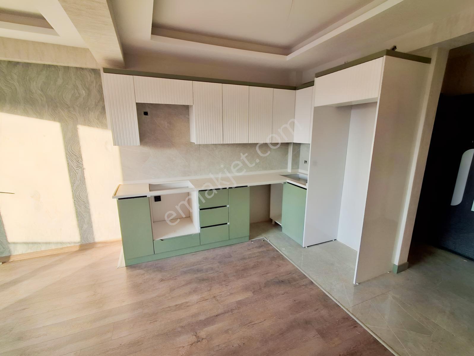 Satılık 1+1 Lüks Havuzlu Daire Dökmetaşda Yatırumlık