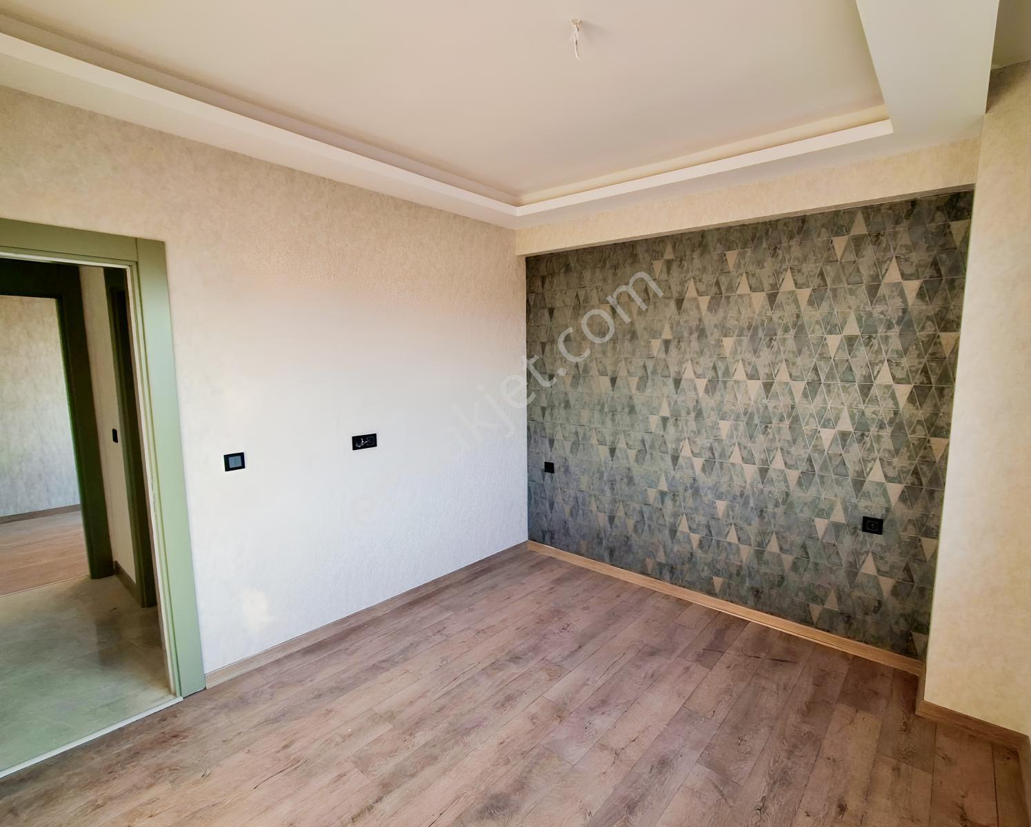 Satılık 1+1 Lüks Havuzlu Daire Dökmetaşda Yatırumlık — fotoğraf 2