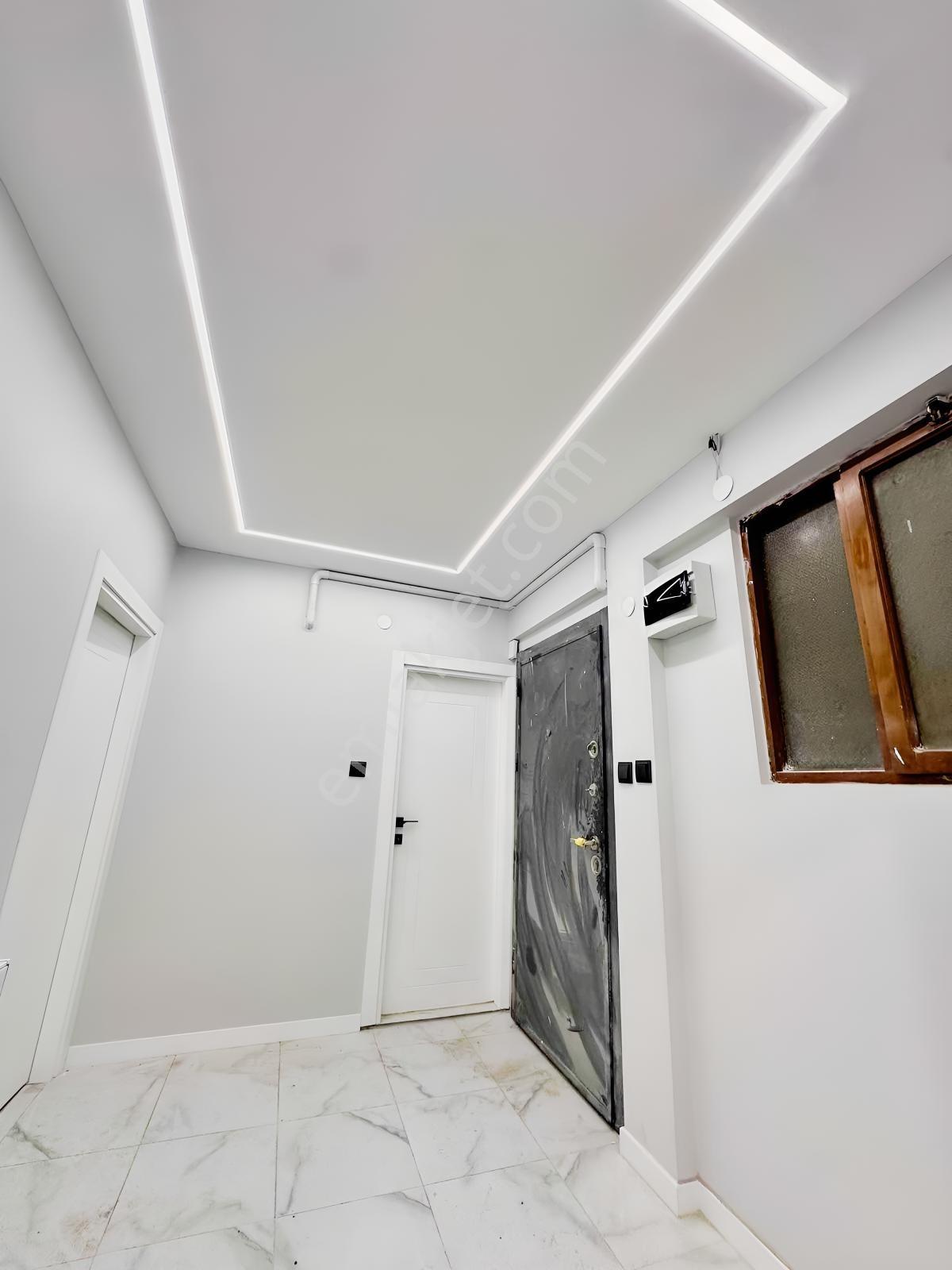 Mrv Beyoğlu Gayrimenkulden Şehrin Göbeğinde Satılık 3+1 Daire — fotoğraf 3