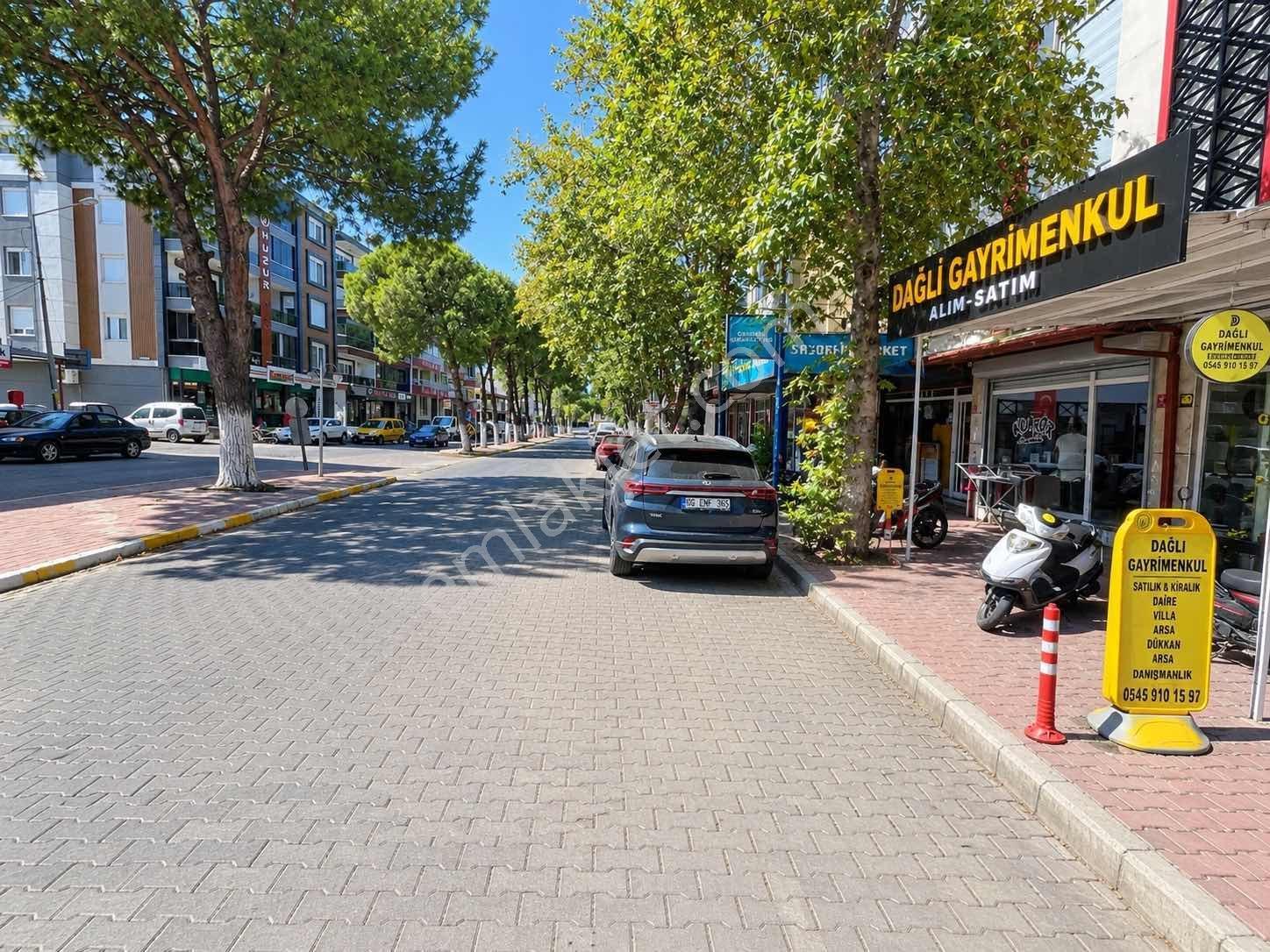 Dağlı !gayrimenkul'den|cadde Üzeri|ara|kat|2+1|eşyalı|satılık — fotoğraf 2