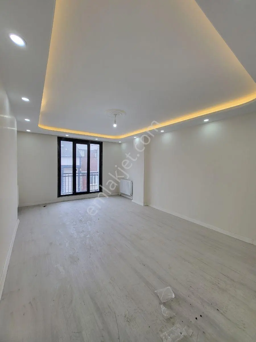 Arnavutköy Merkezde, Metro Ve Çarşıya Yürüme Mesafesinde 2+1 — fotoğraf 2