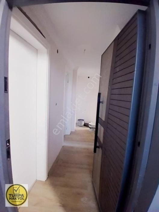 Satılık 110 M2 3+1 Sıfır Tadilatlı 4.cü Son Kat Hisse Tapulu — fotoğraf 2