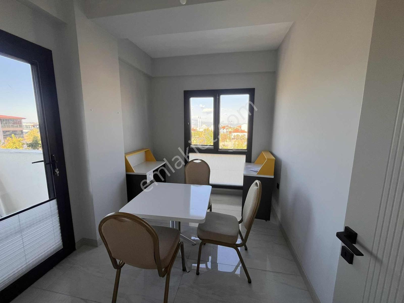 Tank Meydanında Park Cepheli 2+1 Balkonlu Ofis Kullanımına Uygun — fotoğraf 8