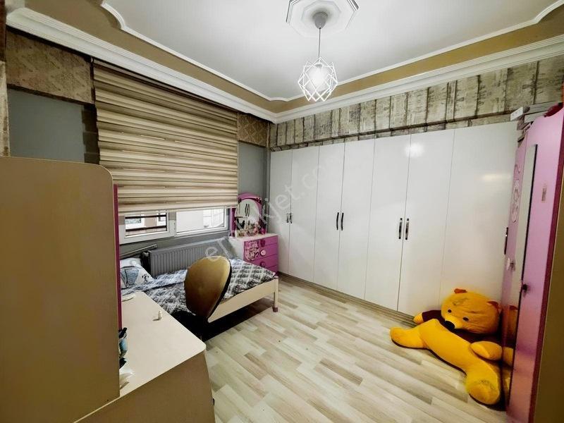 Ulubatlı Mahallesinde 6 Odalı Tekli Süper Ara Kat Daire — fotoğraf 7