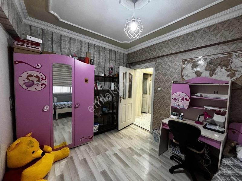 Ulubatlı Mahallesinde 6 Odalı Tekli Süper Ara Kat Daire — fotoğraf 13