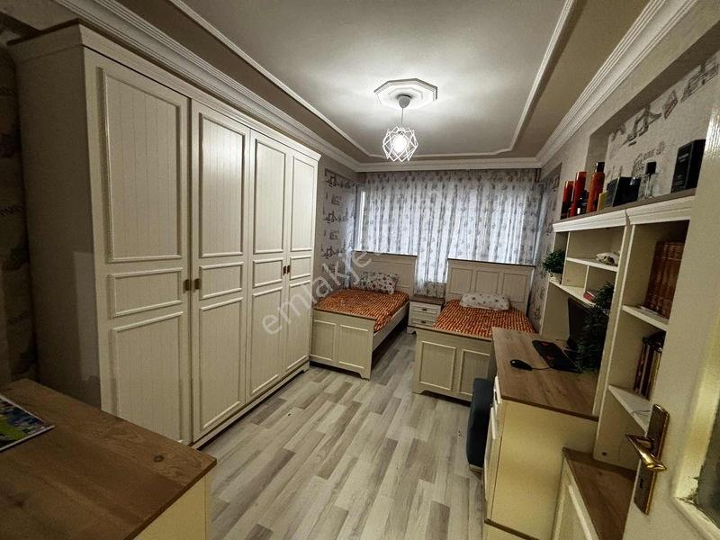Ulubatlı Mahallesinde 6 Odalı Tekli Süper Ara Kat Daire — fotoğraf 17
