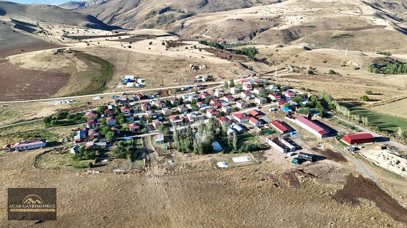 Tercan Yuvalıya Bağlı Kışlak Köyünde Kelepir Müstakl Ev Tarlalar — fotoğraf 22
