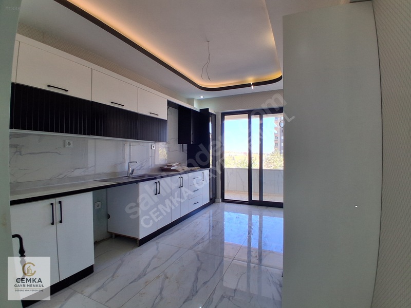 Alpaslanda Merkezi Konumda Yerden Isıtma Kiralık 3+1 — fotoğraf 6