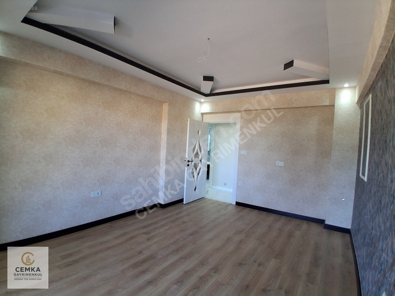 Alpaslanda Merkezi Konumda Yerden Isıtma Kiralık 3+1 — fotoğraf 13