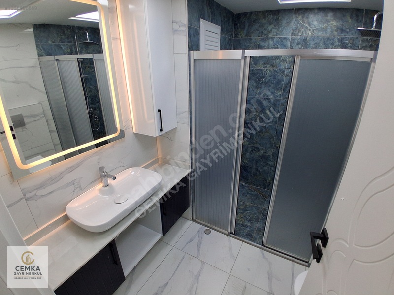 Alpaslanda Merkezi Konumda Yerden Isıtma Kiralık 3+1 — fotoğraf 19